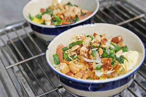 Description: Trứng cút đút than với phô mai